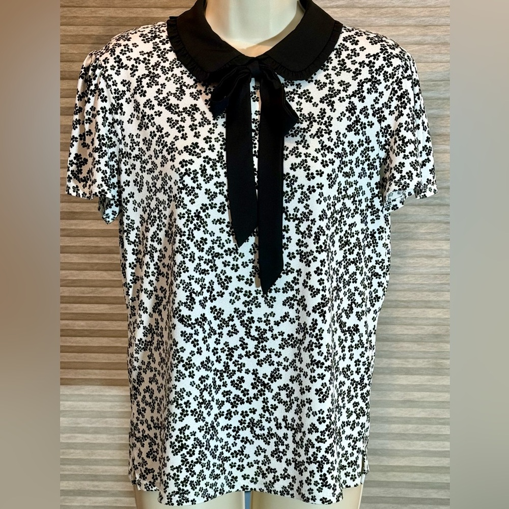 CeCe Black & White Floral Short-Sleeve Tie-Neck Top